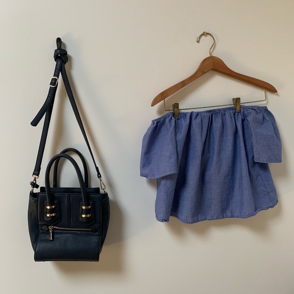 Navy purse with gold details 🌊 - Picture 2 of 6